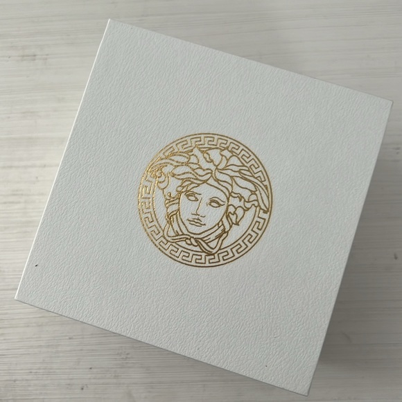 Versace Palazzo empire leather strap watch, 39mm - Picture 4 of 6